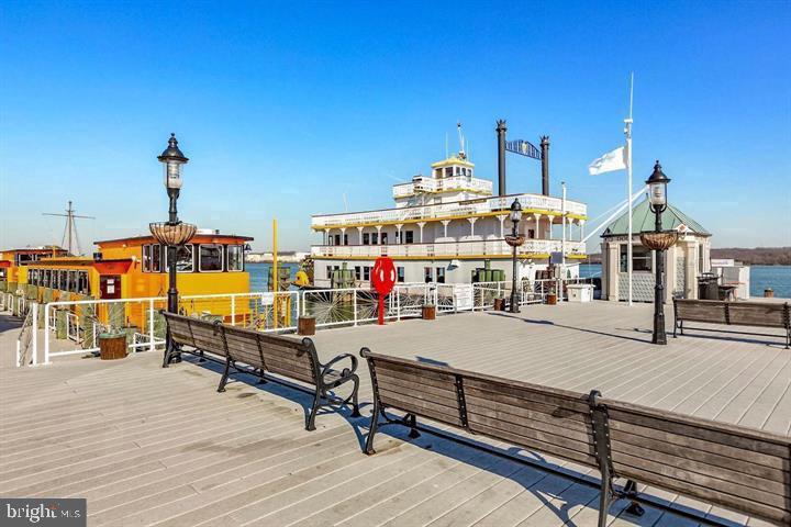 1200 Braddock Pl #512