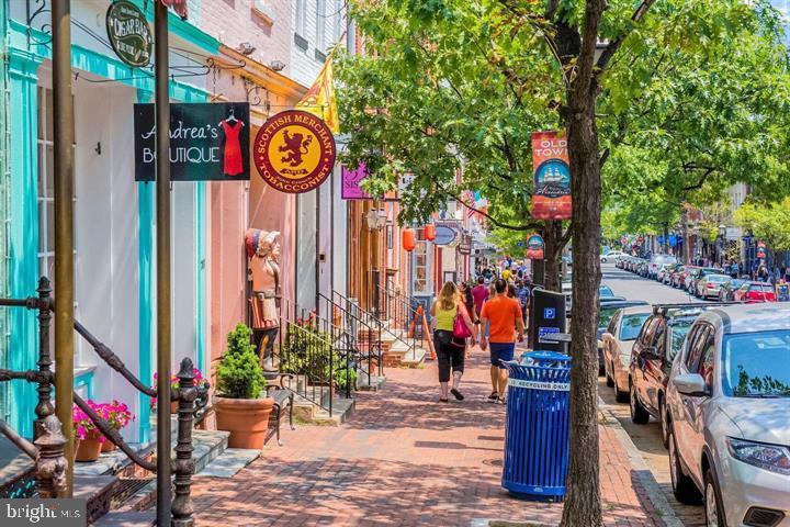 1200 Braddock Pl #512