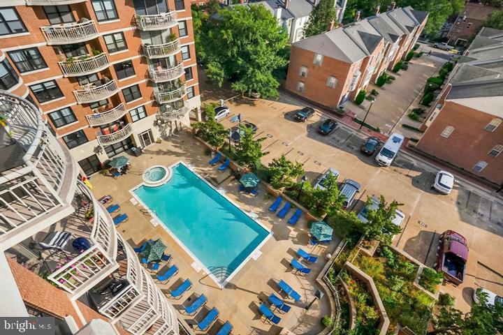 1200 Braddock Pl #512