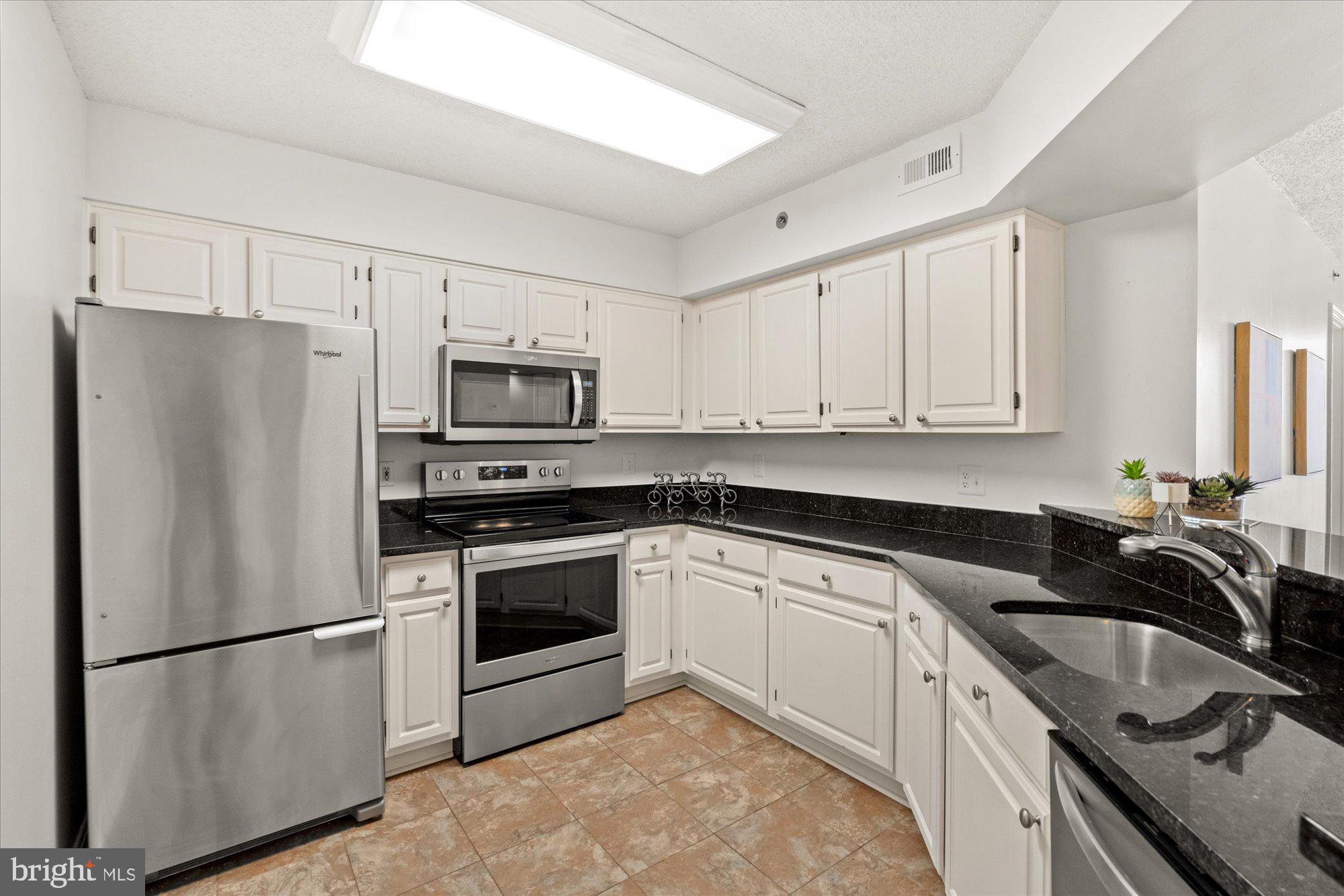 1200 Braddock Pl #512