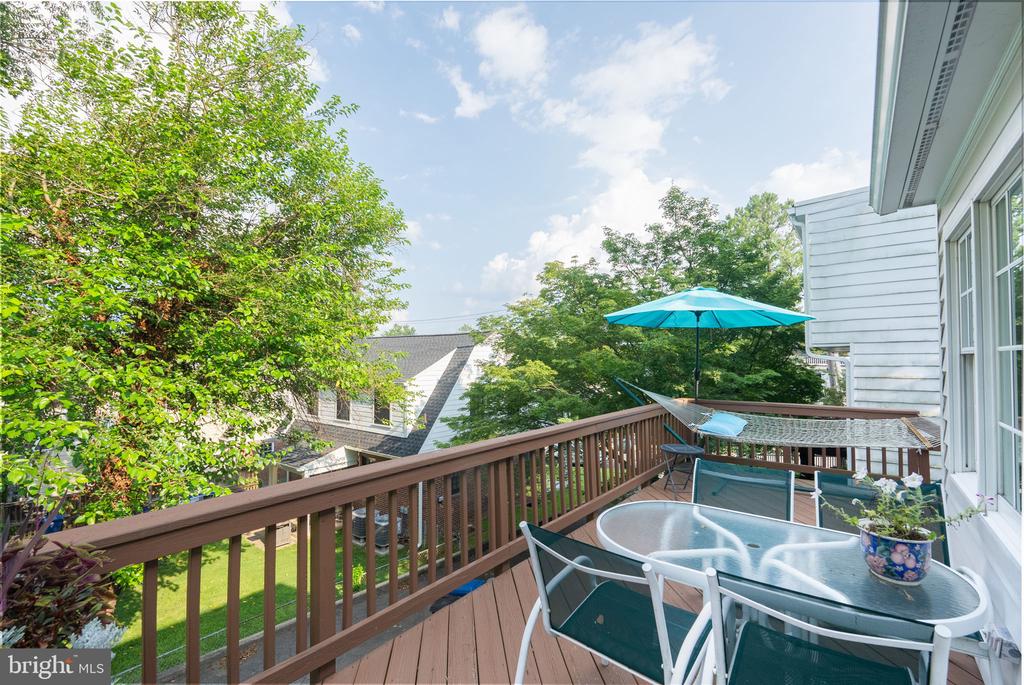 1703 Russell Rd