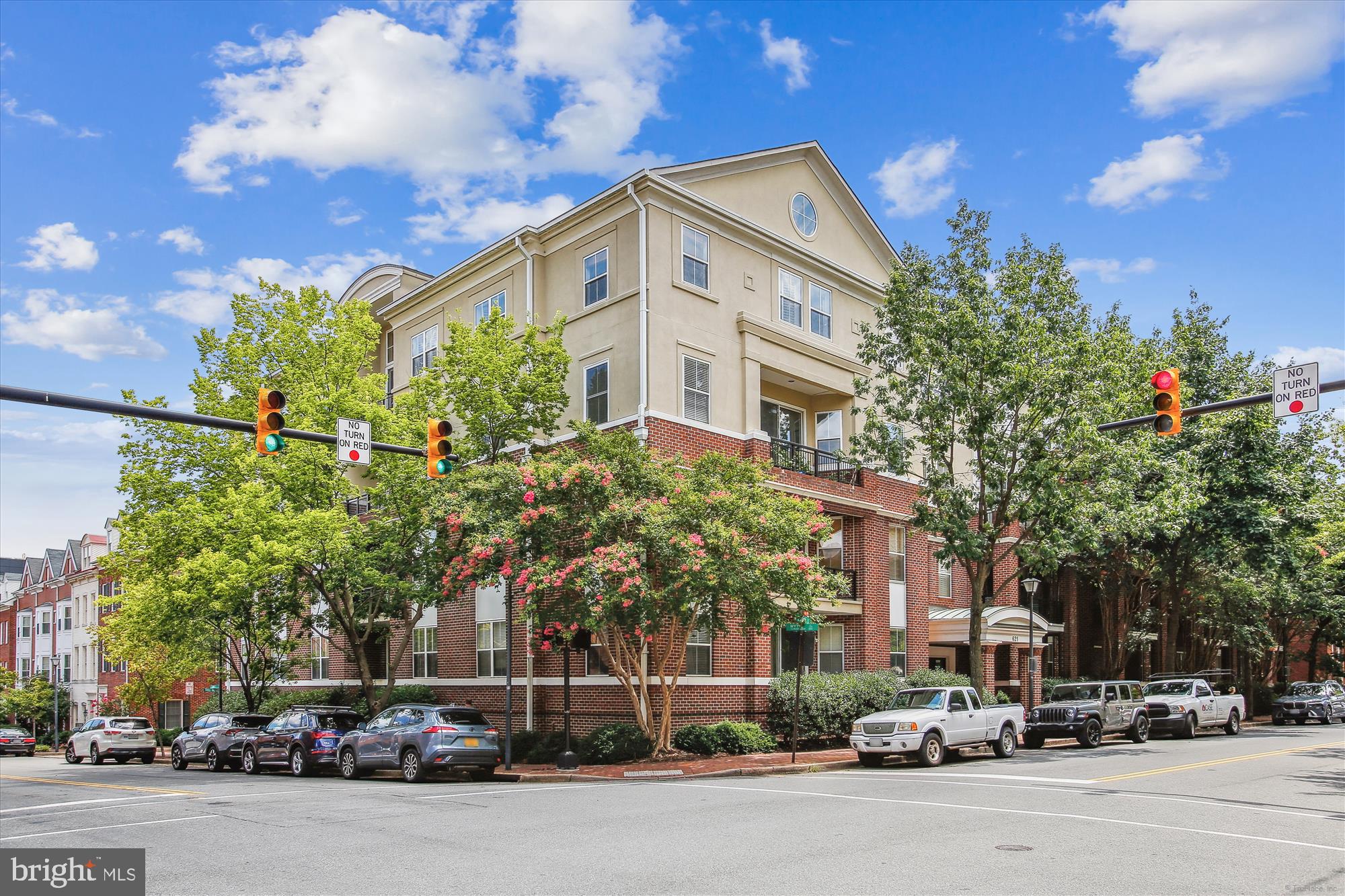 621 N Saint Asaph St #302