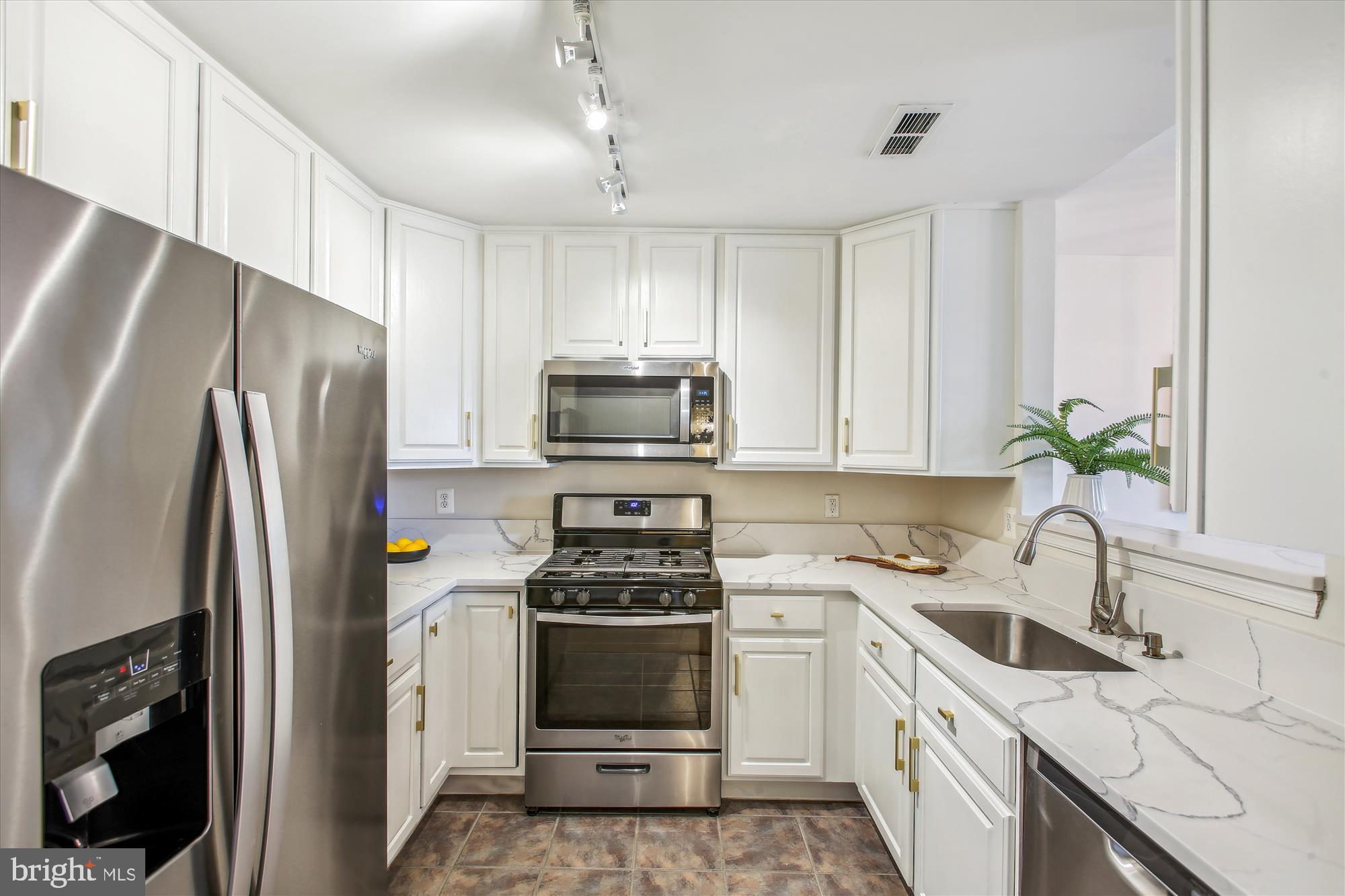 621 N Saint Asaph St #302