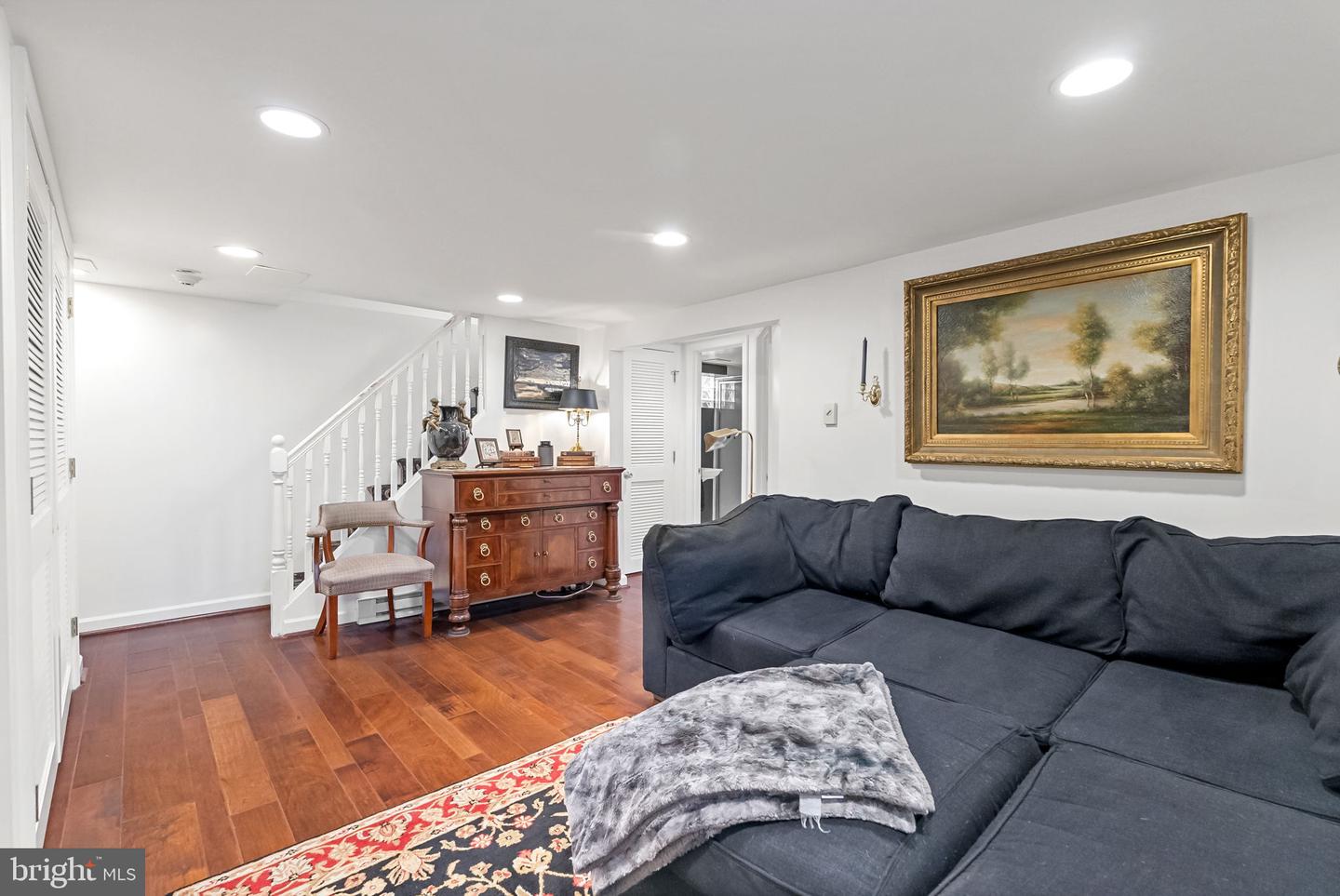 1206 W Braddock Rd