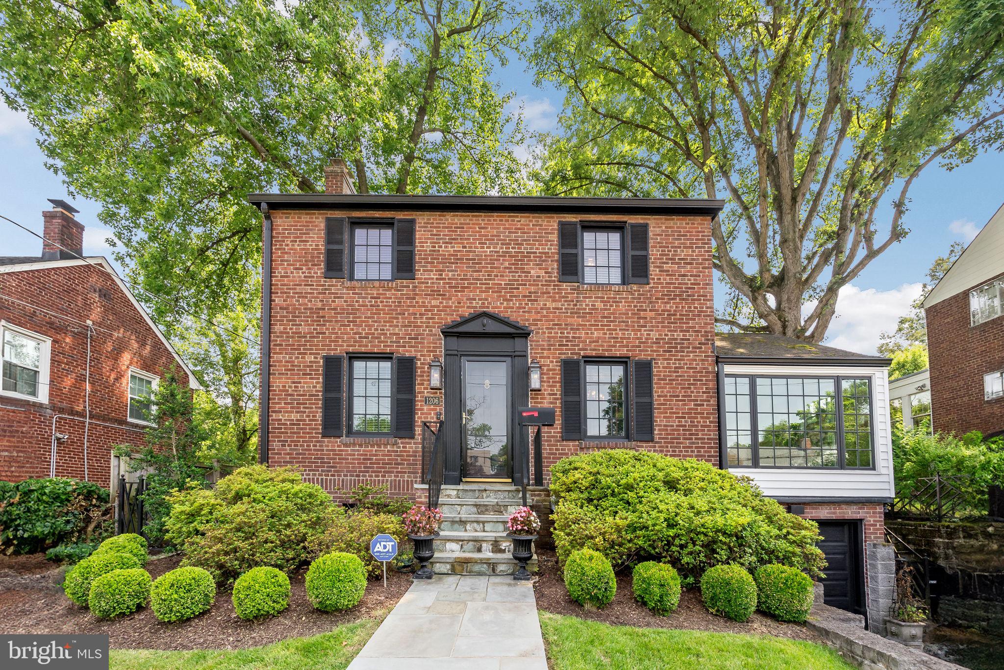 1206 W Braddock Rd