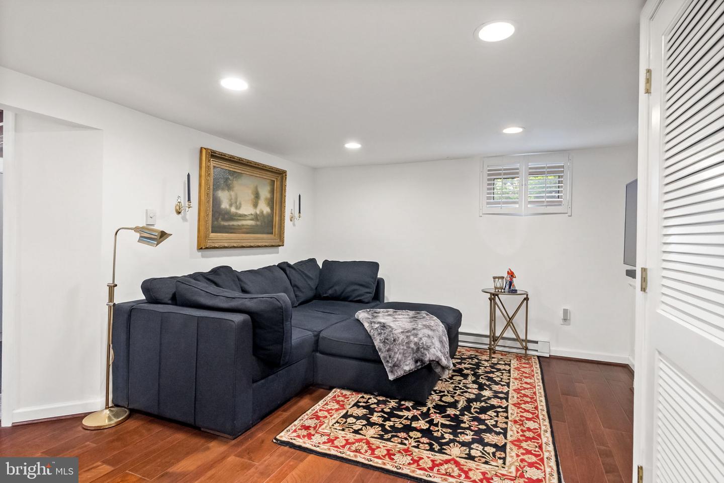 1206 W Braddock Rd