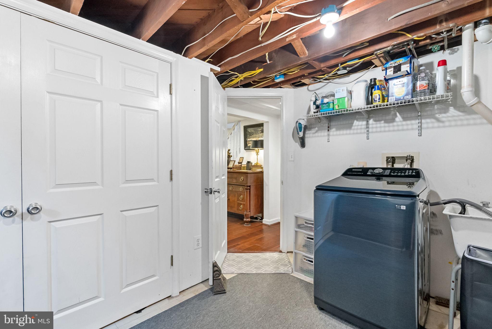 1206 W Braddock Rd