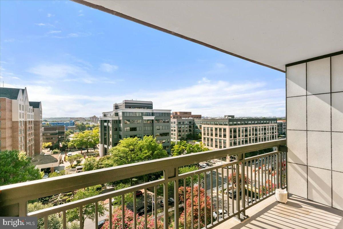 801 N PITT STREET 909