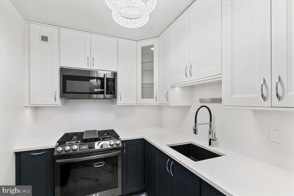 801 N PITT STREET 909