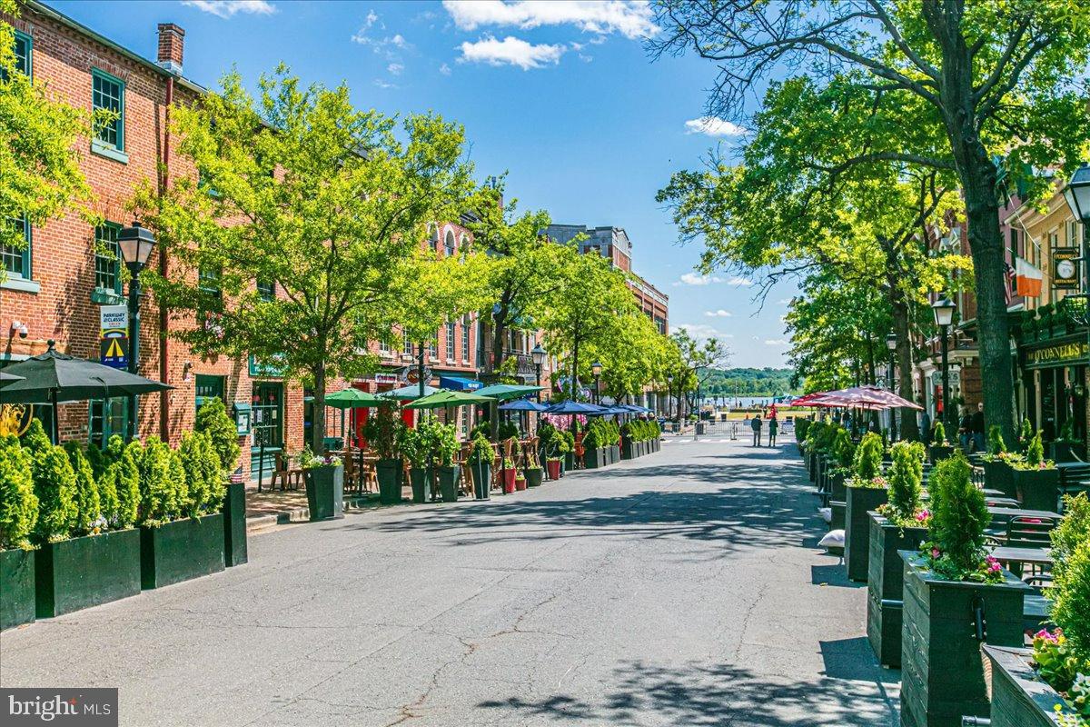 801 N PITT STREET 909