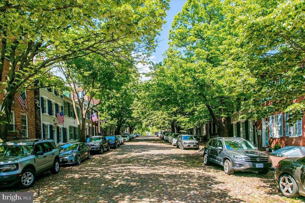 801 N PITT STREET 909