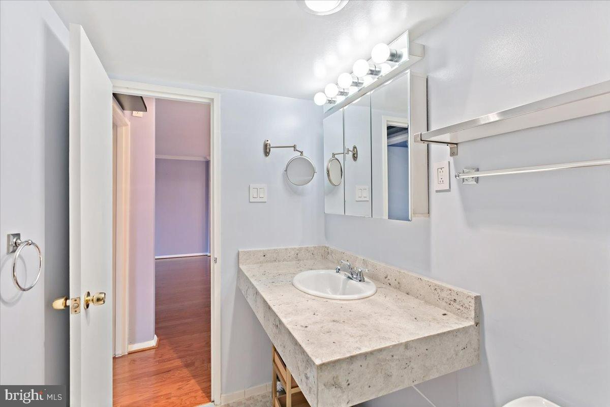 801 N PITT STREET 909