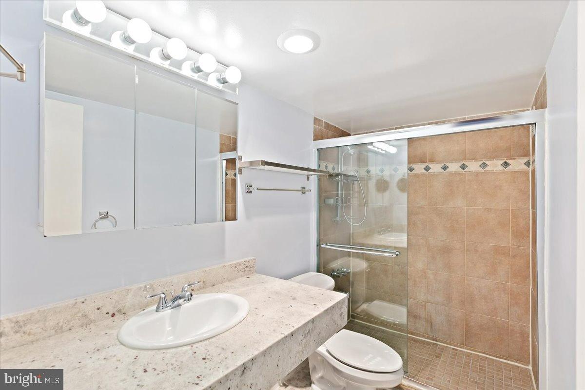 801 N PITT STREET 909