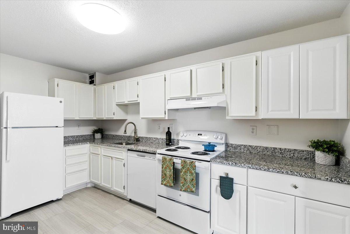 205 YOAKUM PARKWAY 721