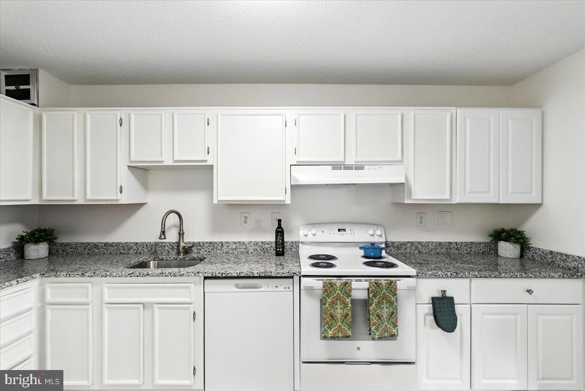 205 YOAKUM PARKWAY 721