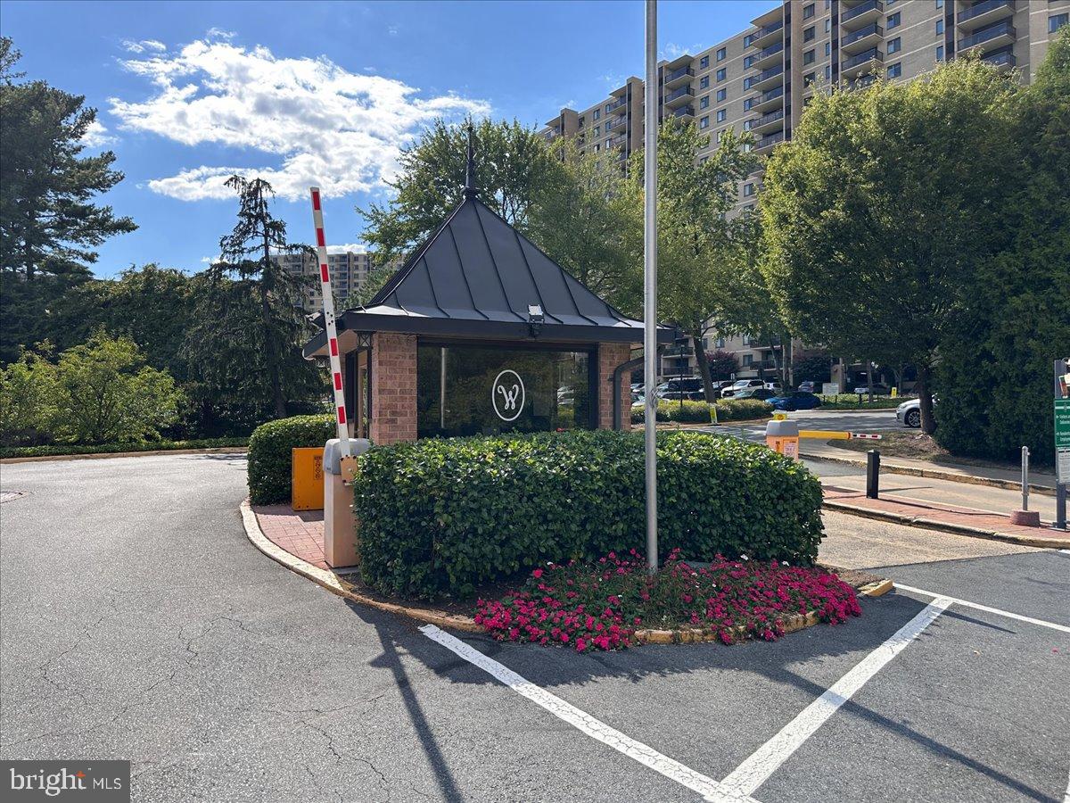 205 YOAKUM PARKWAY 721