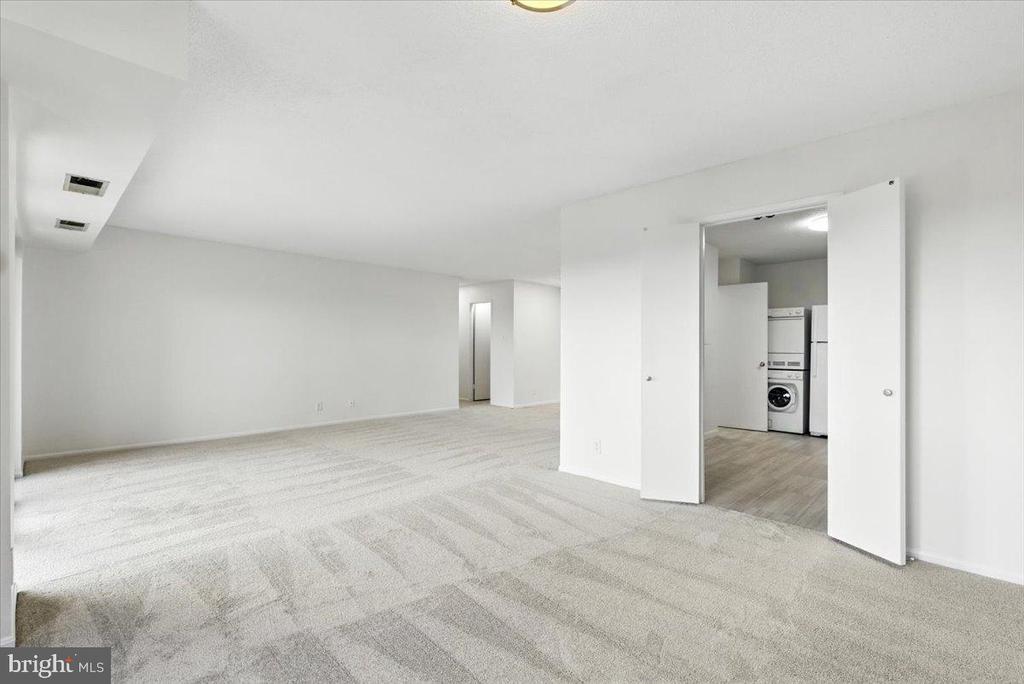 205 YOAKUM PARKWAY 721