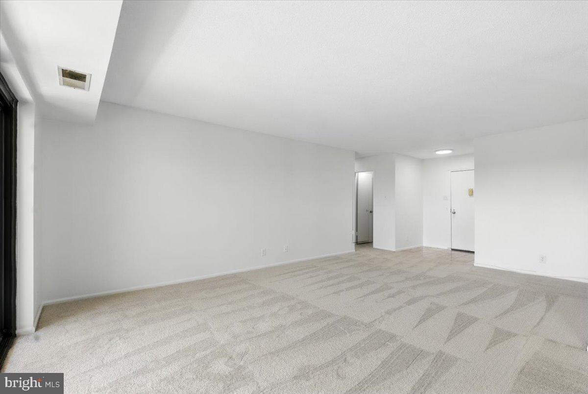 205 YOAKUM PARKWAY 721