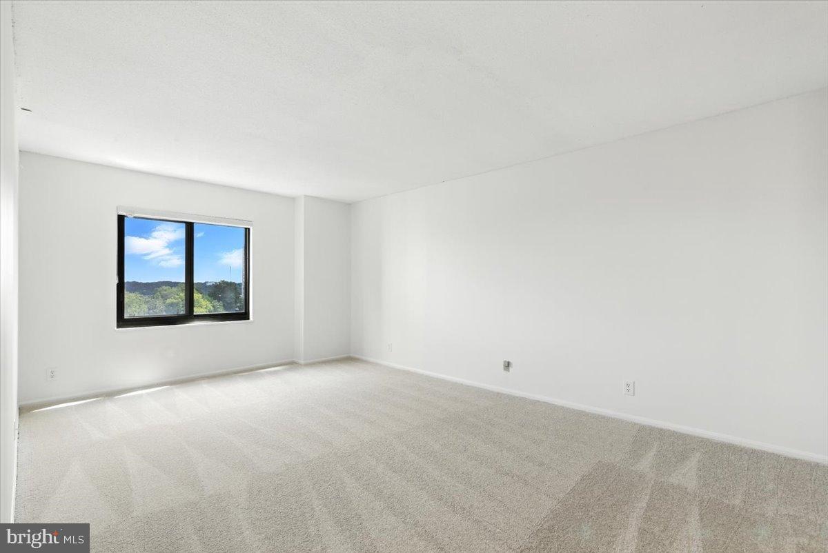 205 YOAKUM PARKWAY 721