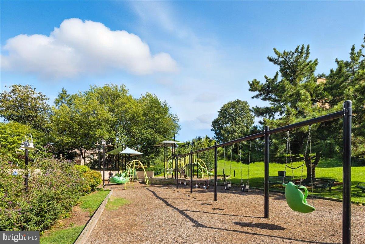 205 YOAKUM PARKWAY 721