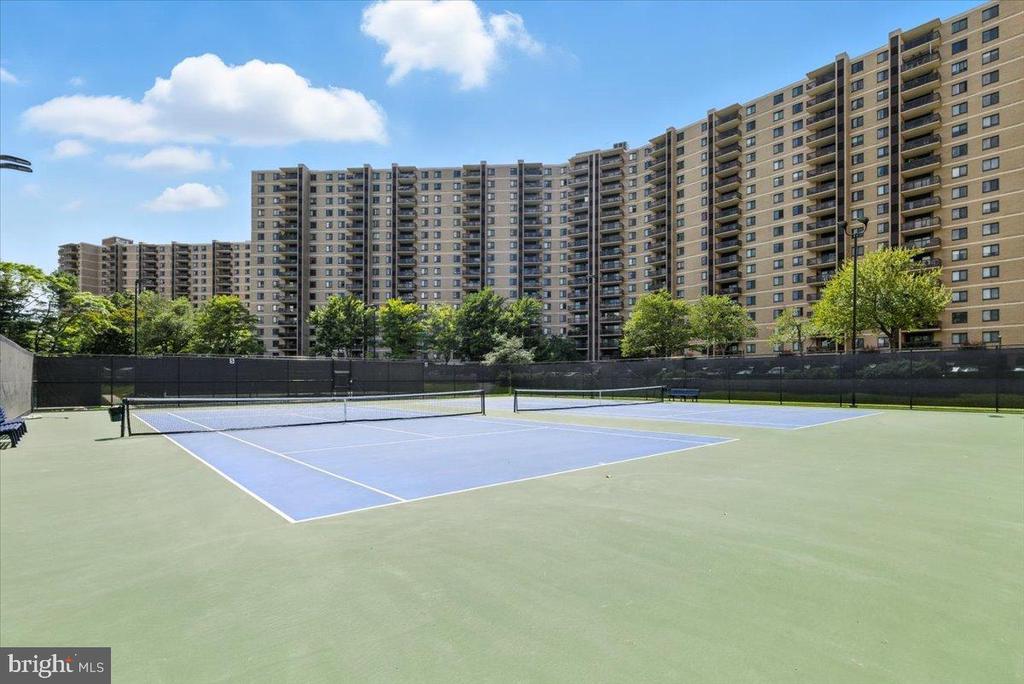 205 YOAKUM PARKWAY 721