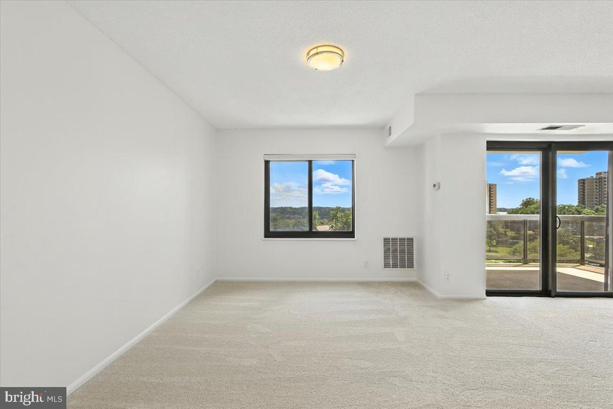 205 YOAKUM PARKWAY 721