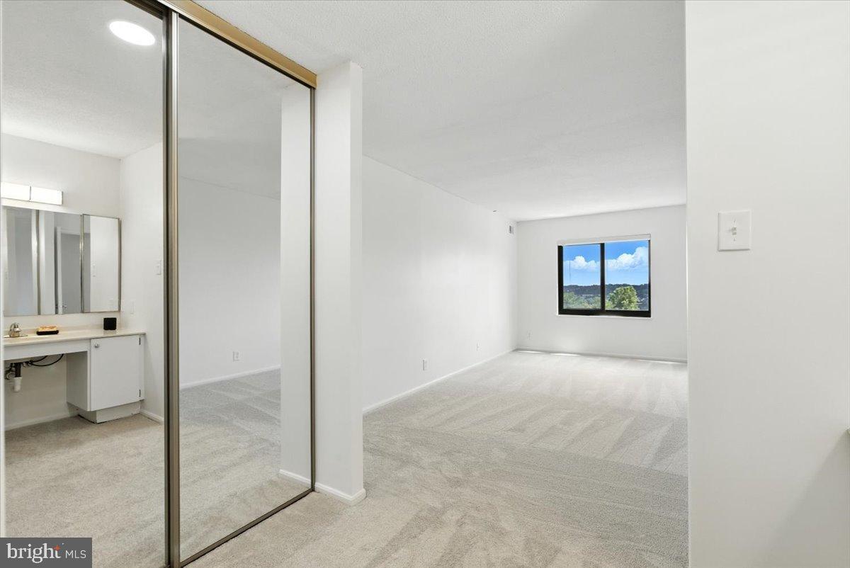 205 YOAKUM PARKWAY 721