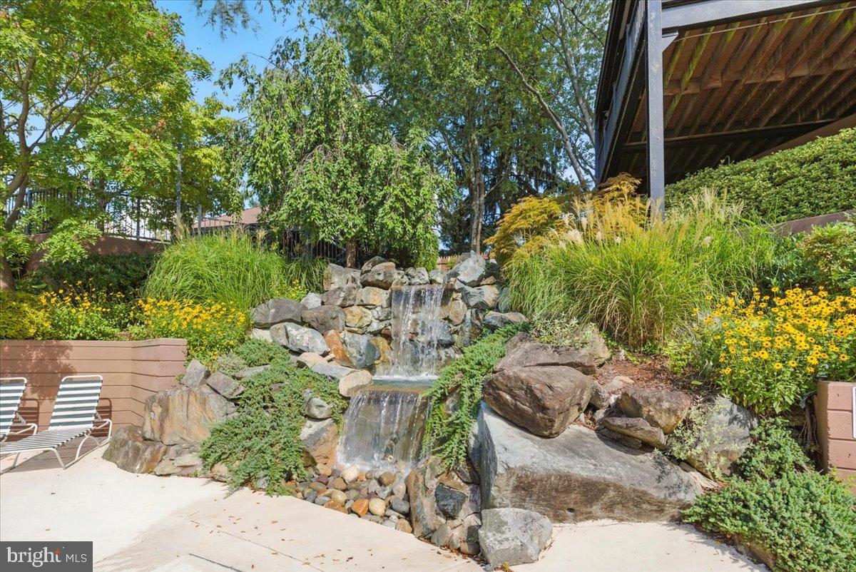 205 YOAKUM PARKWAY 721