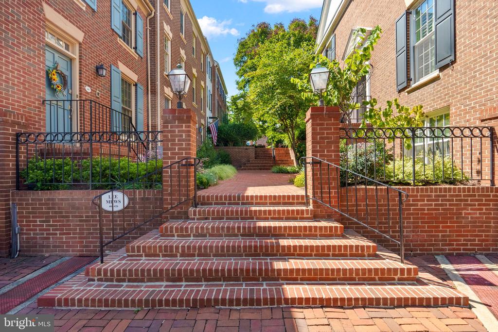 418 N SAINT ASAPH STREET 1/2