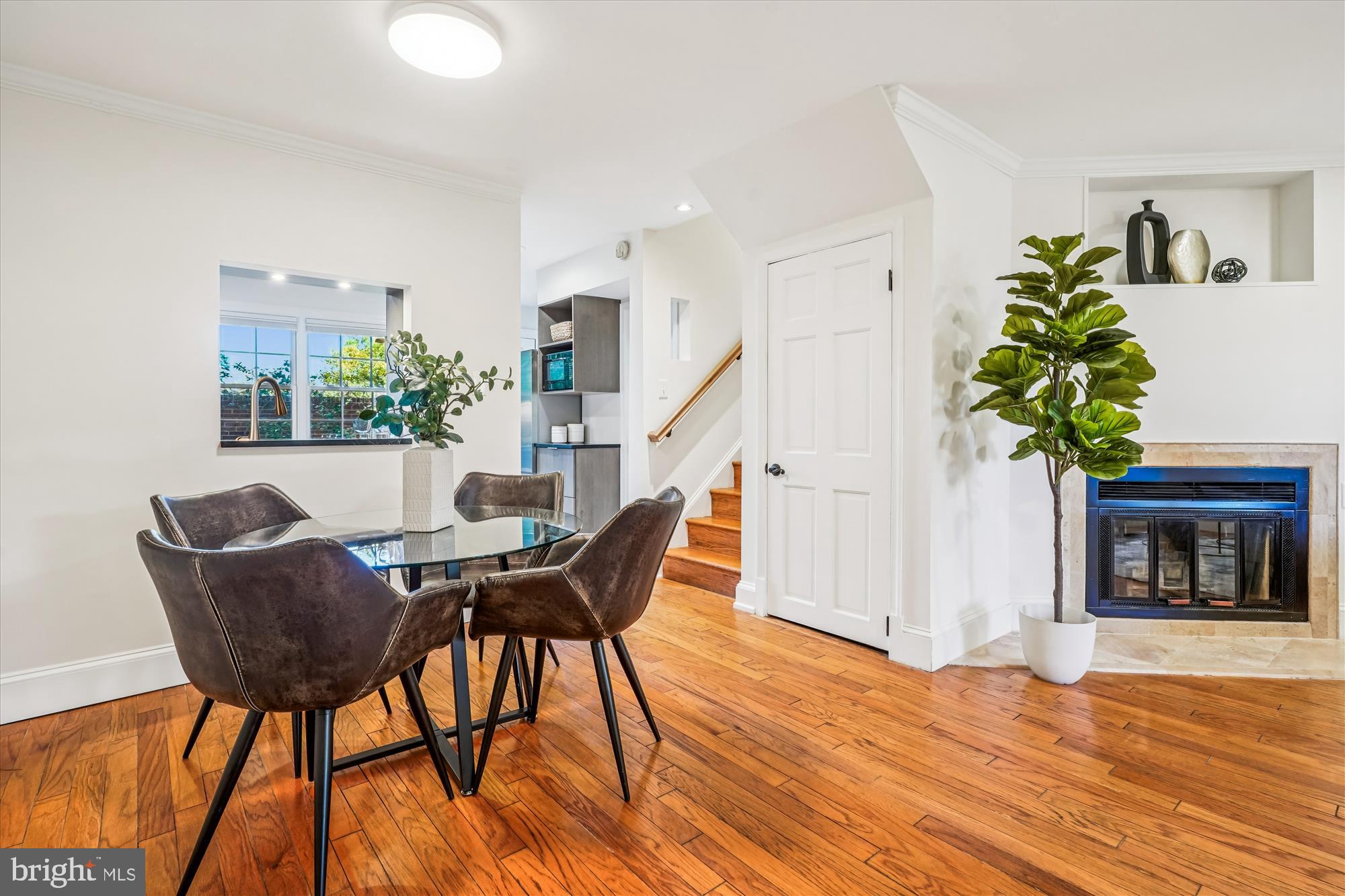 421 S COLUMBUS STREET S 421