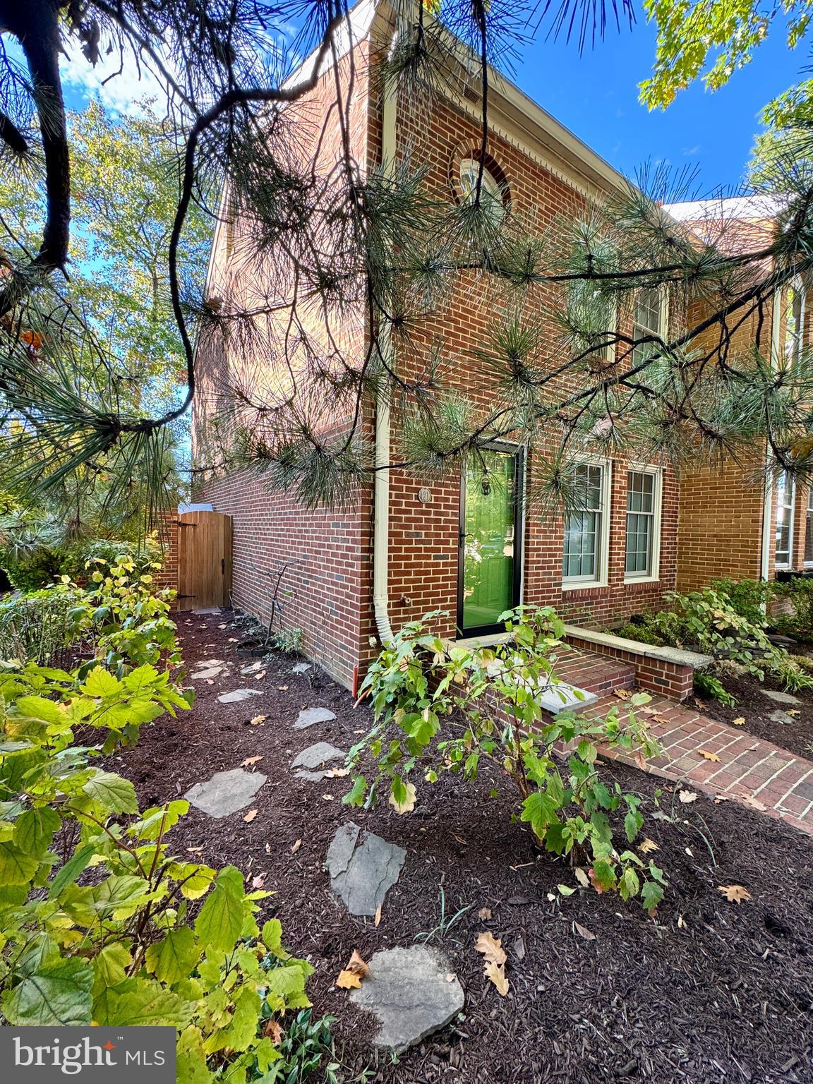 421 S COLUMBUS STREET S 421