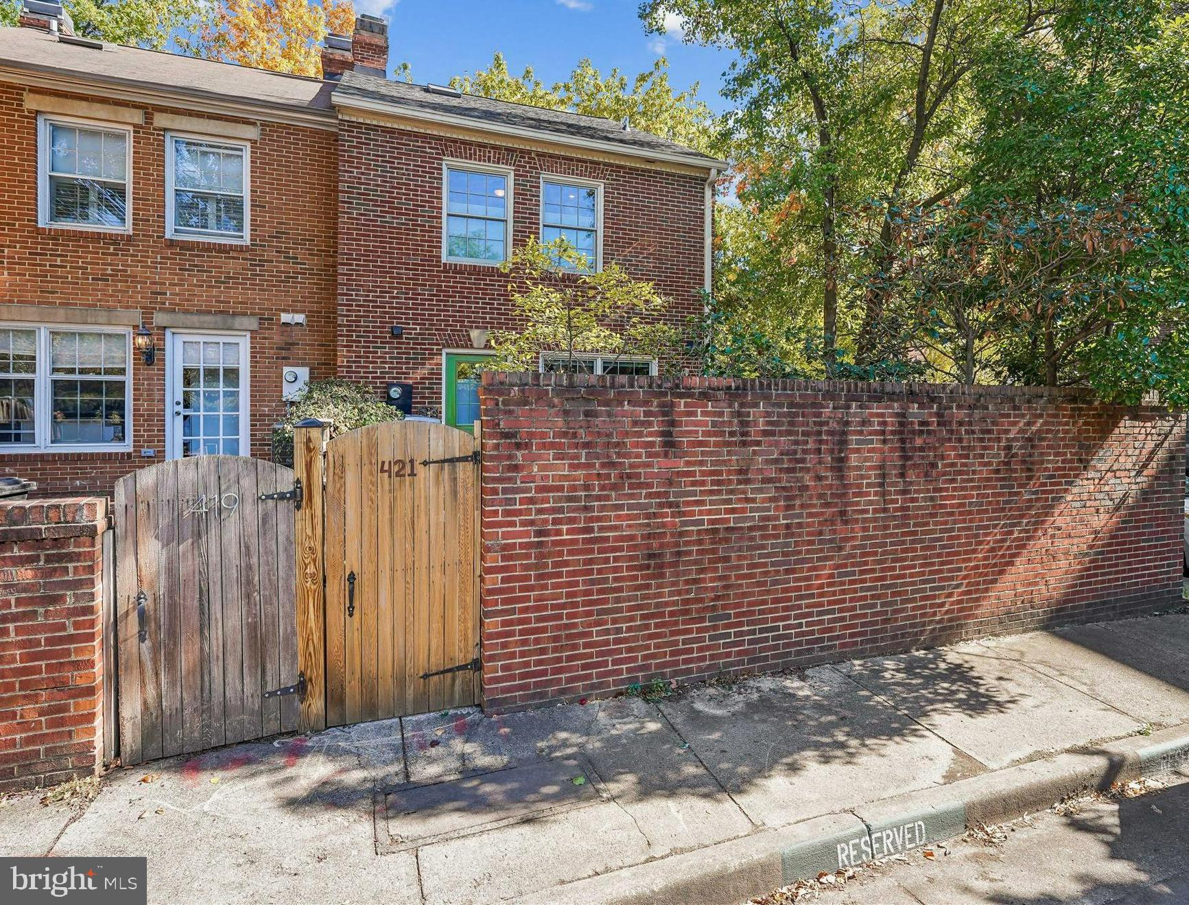 421 S COLUMBUS STREET S 421