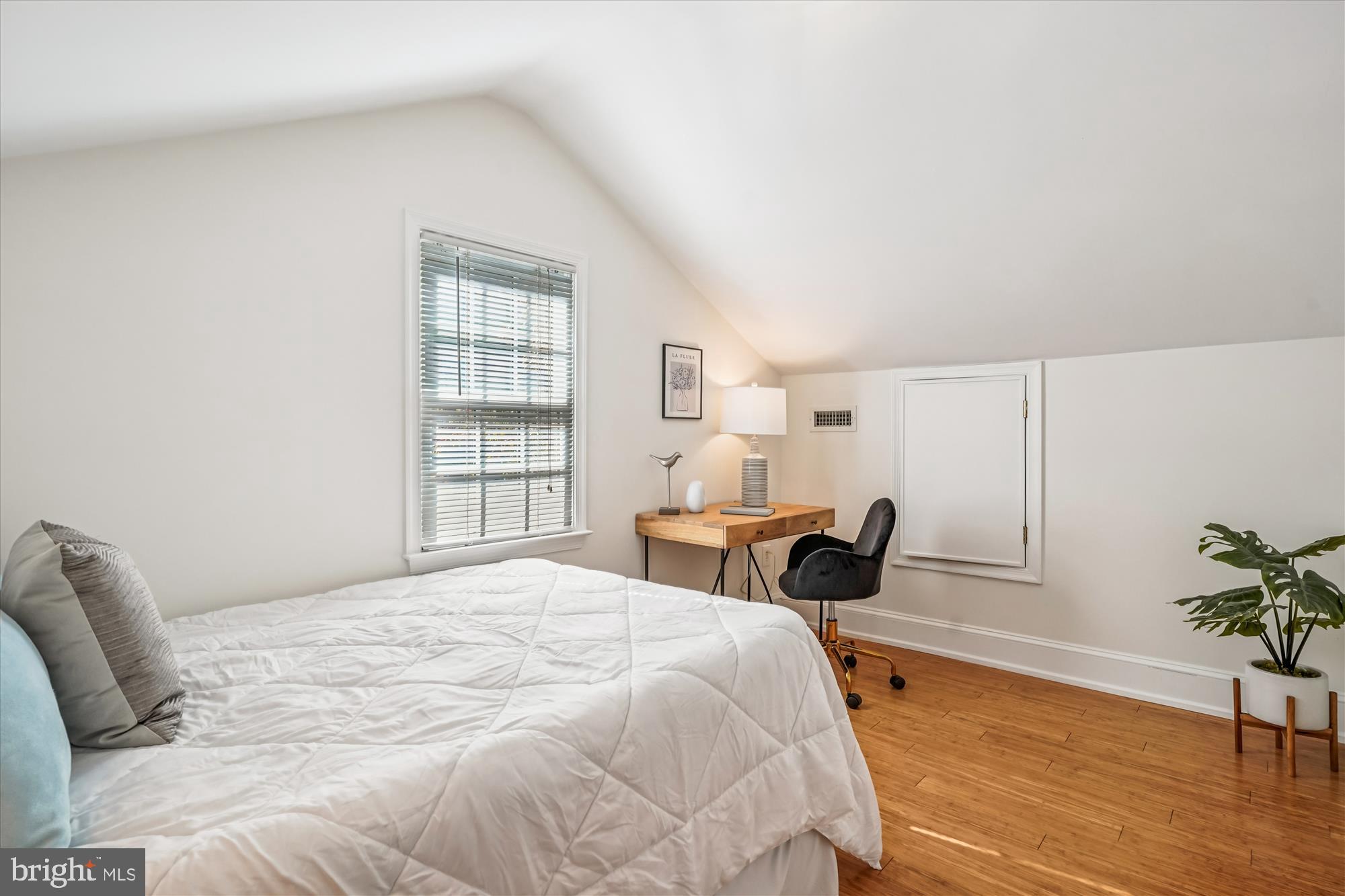 421 S COLUMBUS STREET S 421