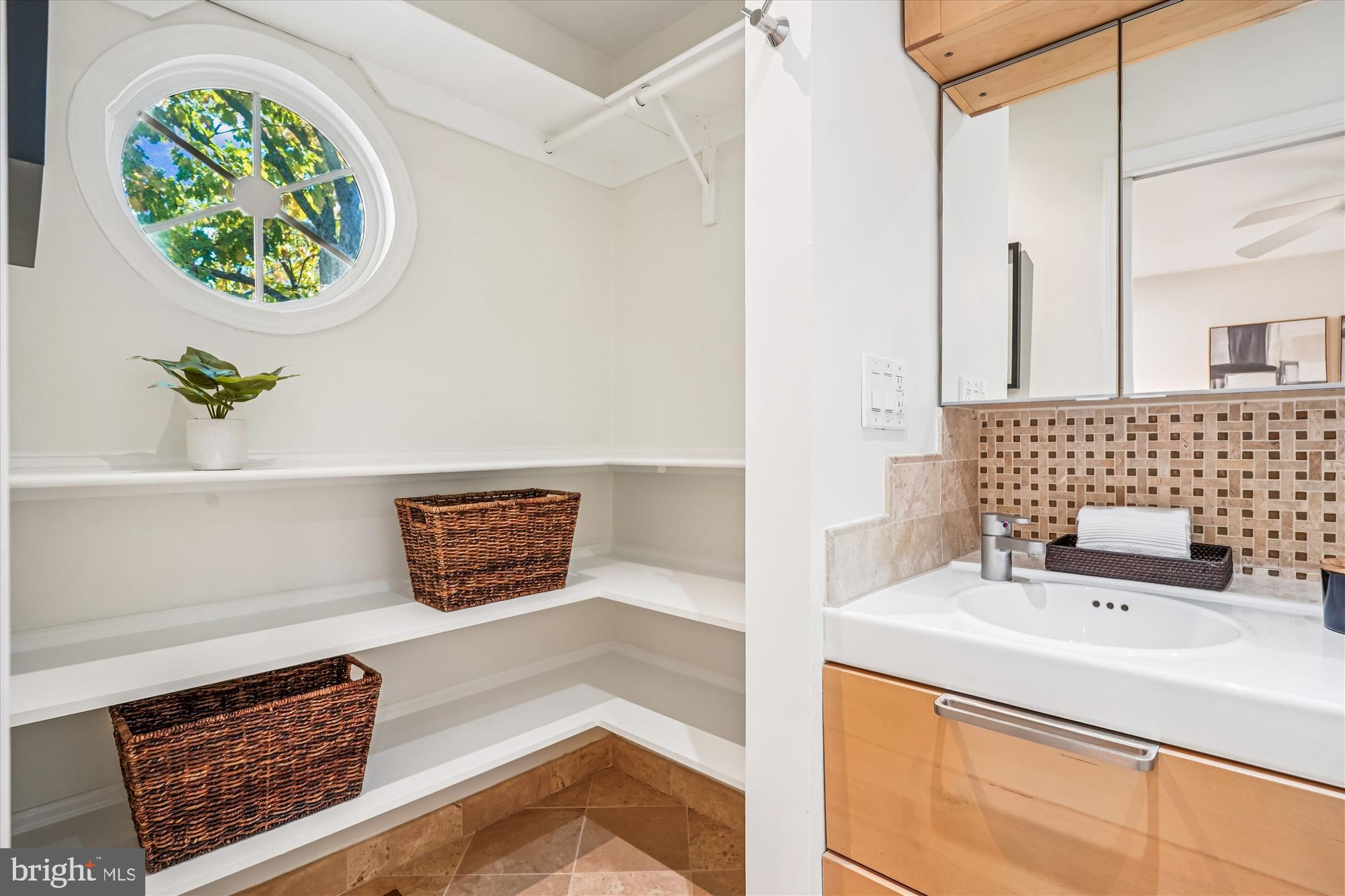 421 S COLUMBUS STREET S 421