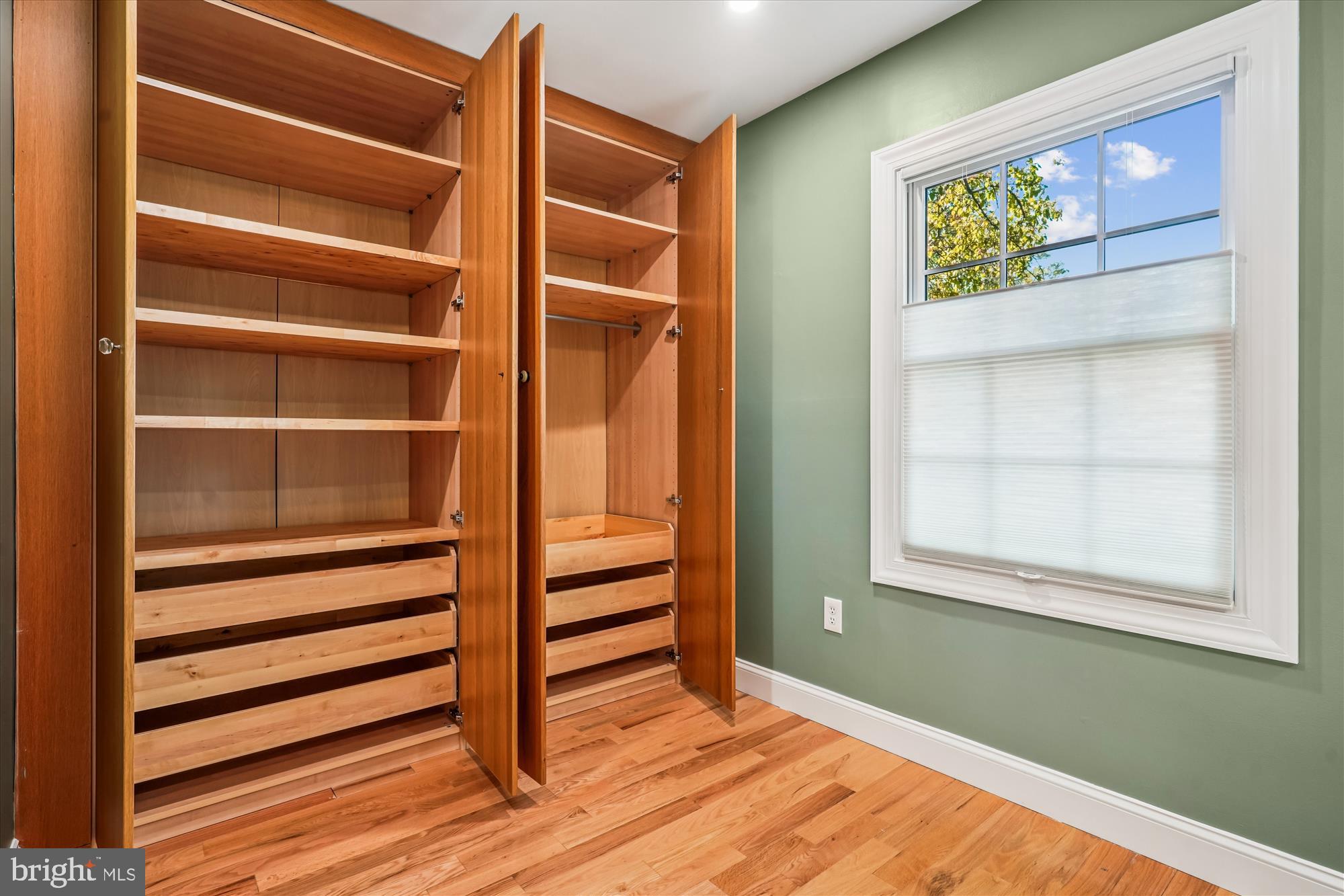 421 S COLUMBUS STREET S 421