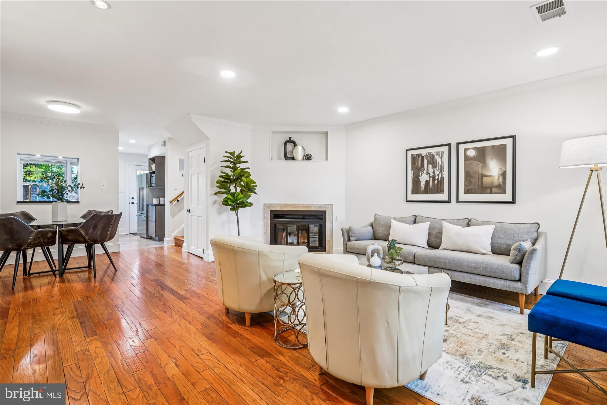 421 S COLUMBUS STREET S 421