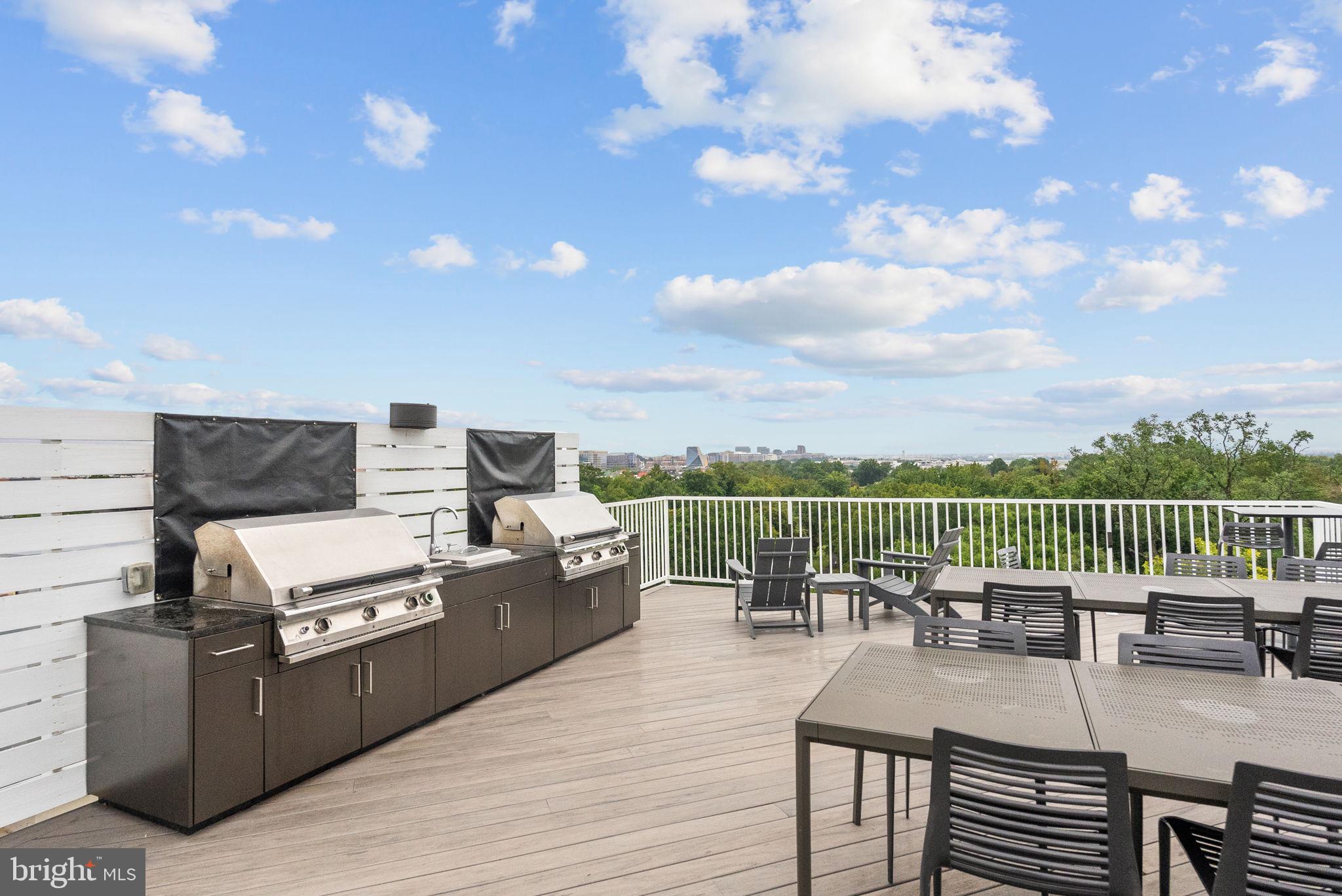 625 SLATERS LANE 401