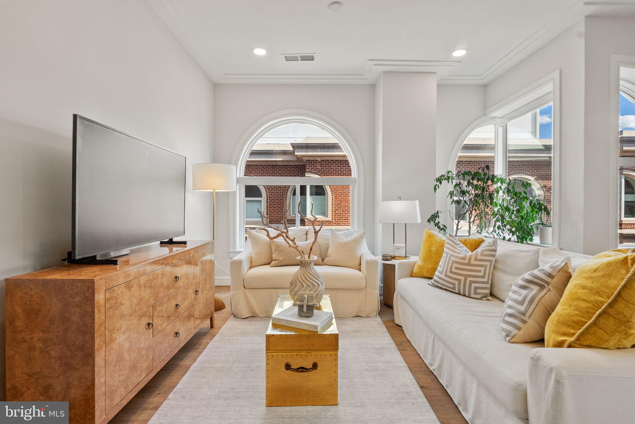 625 SLATERS LANE 401