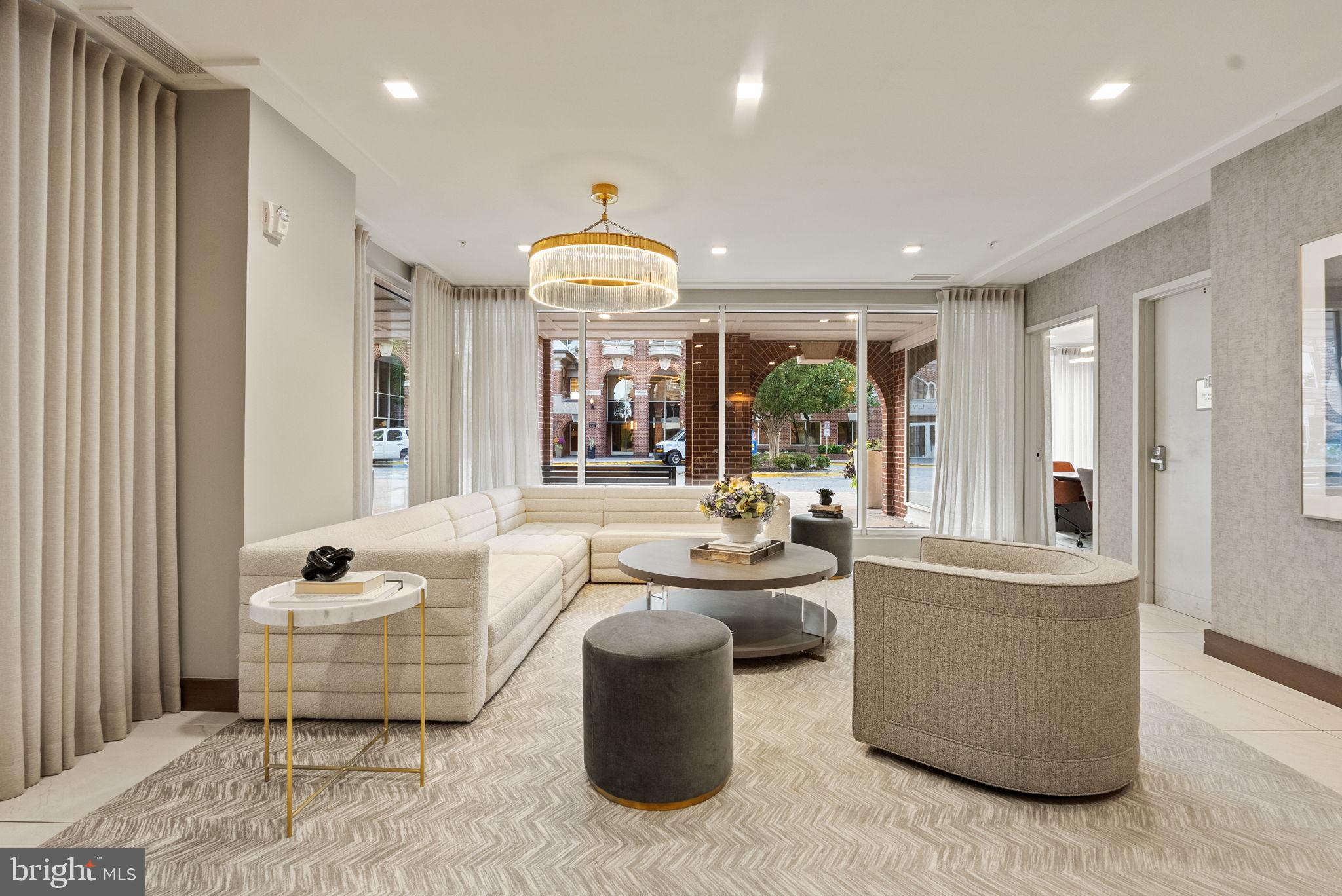 625 SLATERS LANE 401