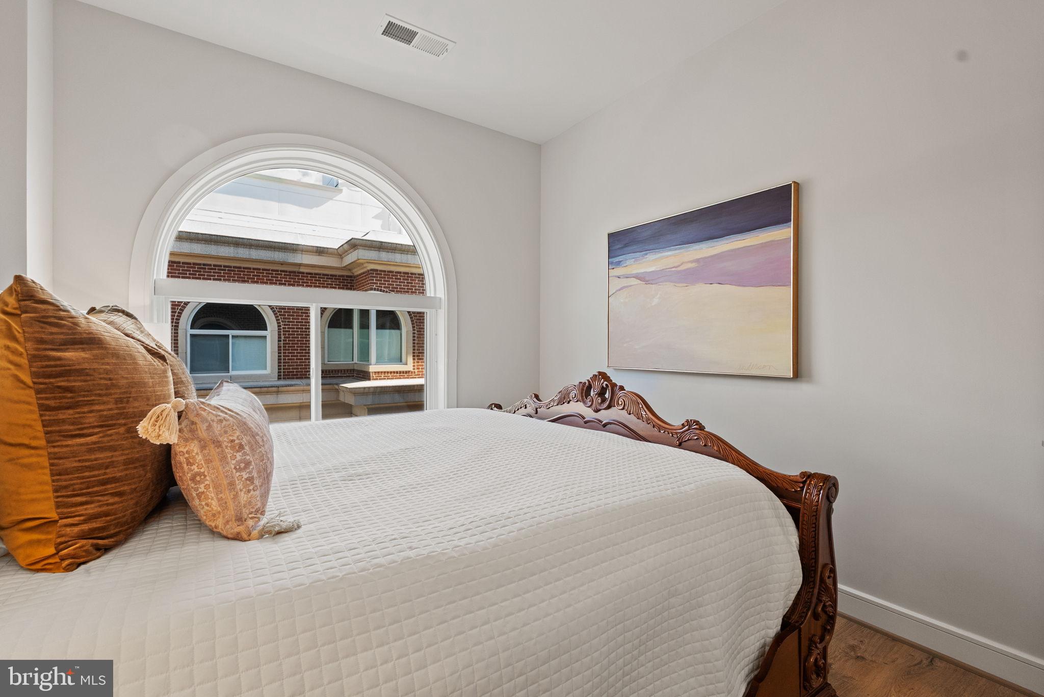 625 SLATERS LANE 401