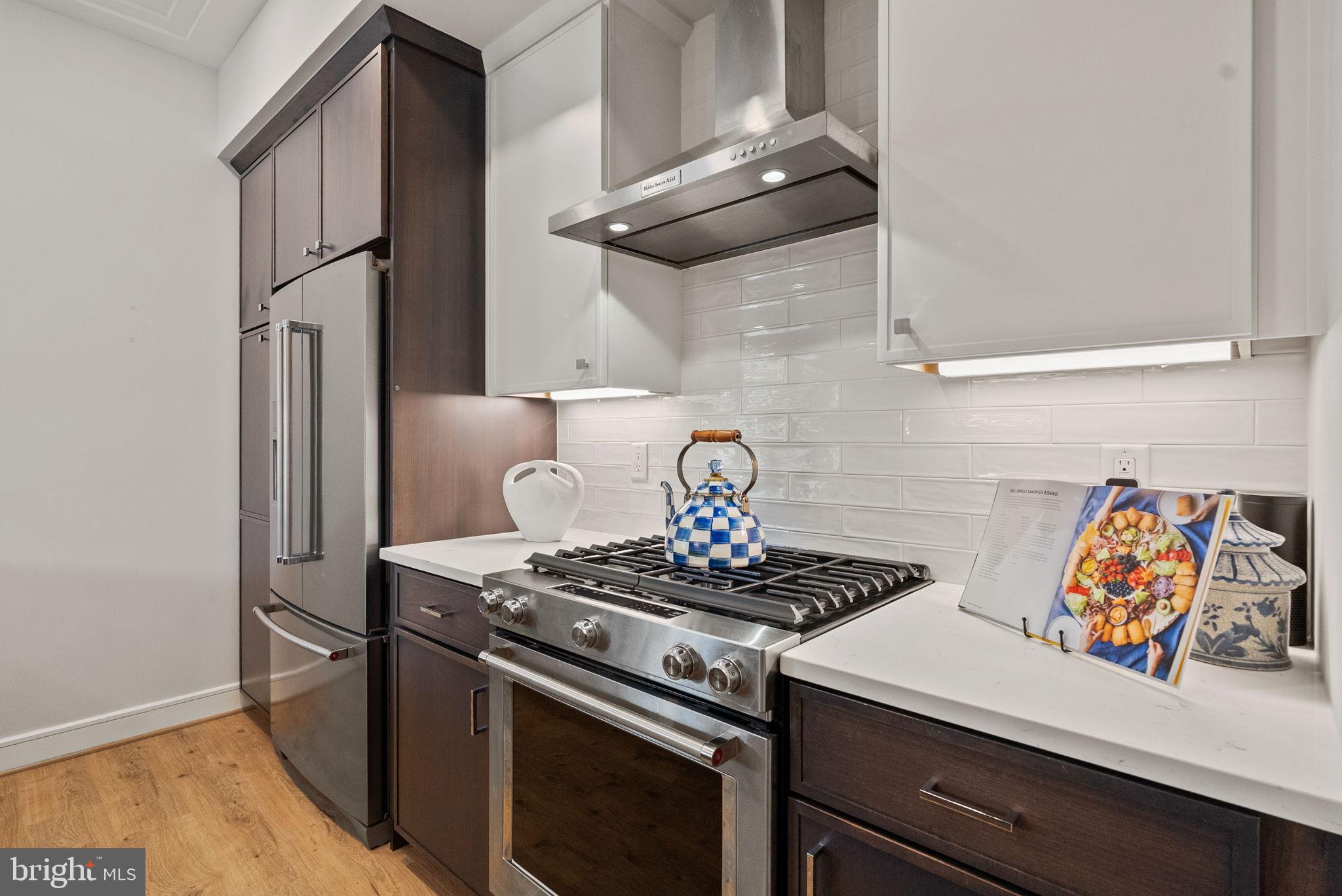 625 SLATERS LANE 401