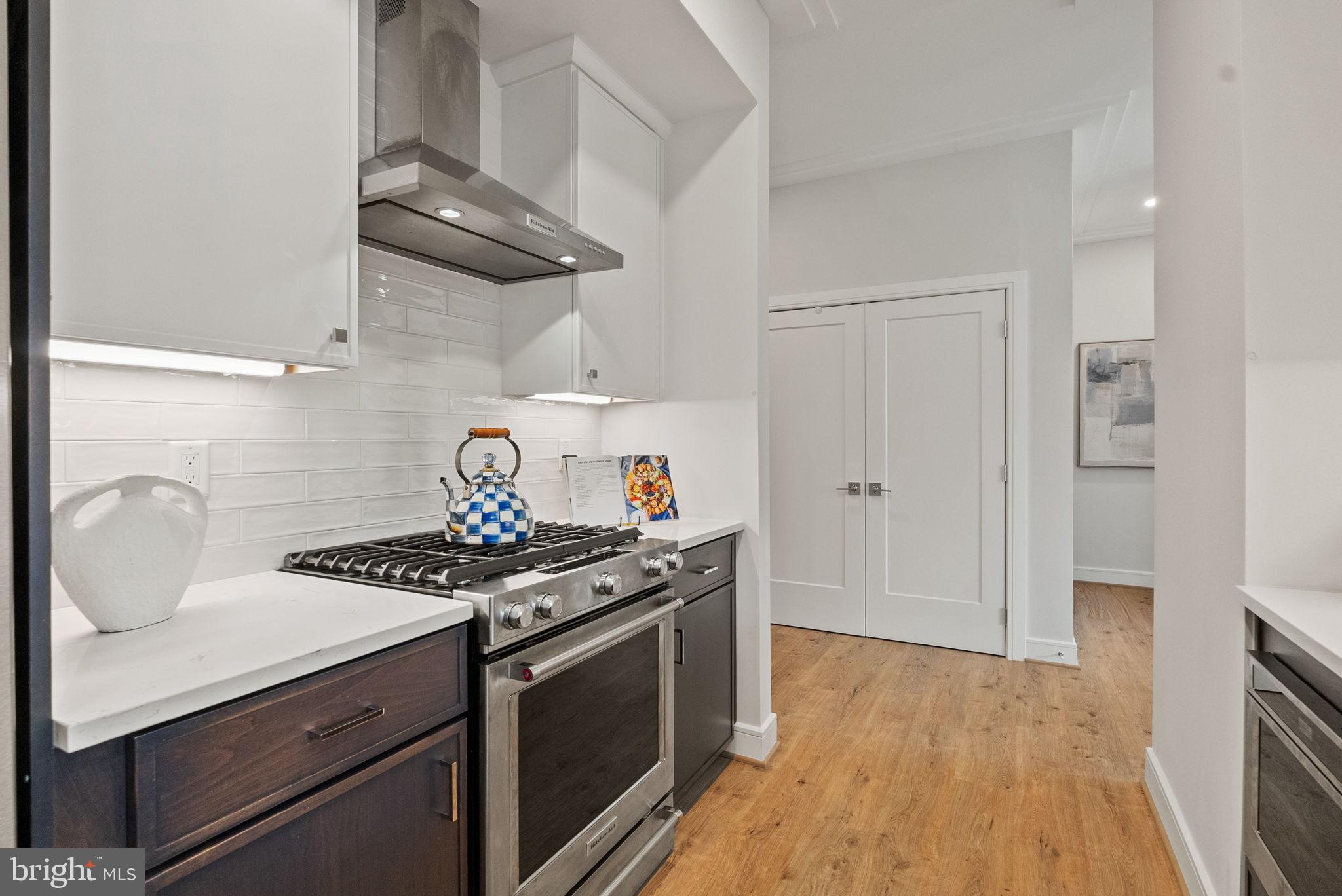 625 SLATERS LANE 401