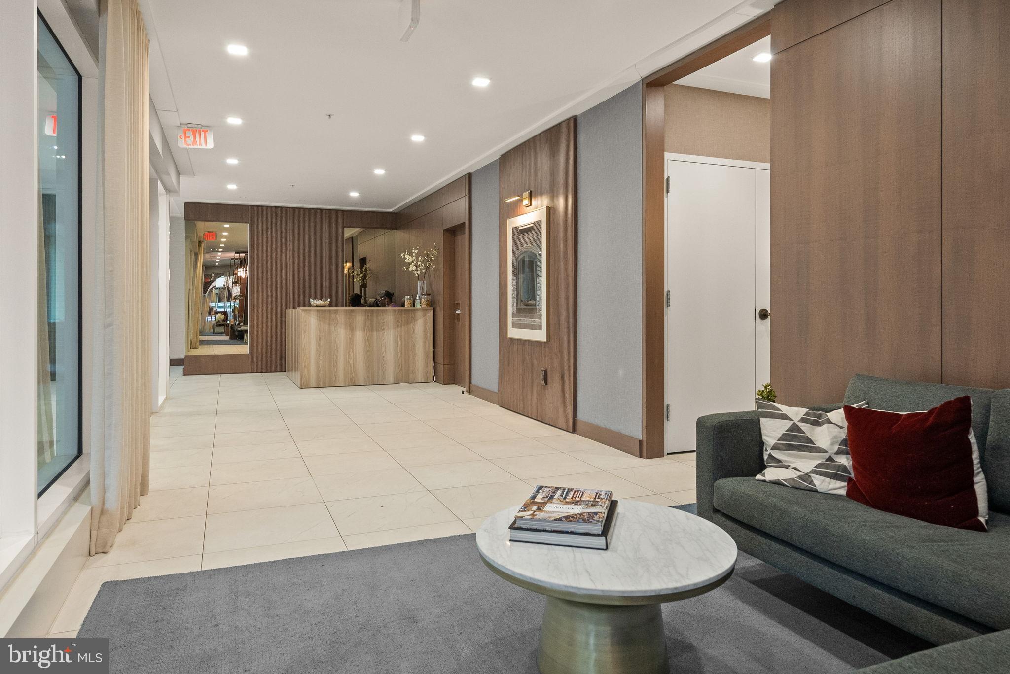 625 SLATERS LANE 401