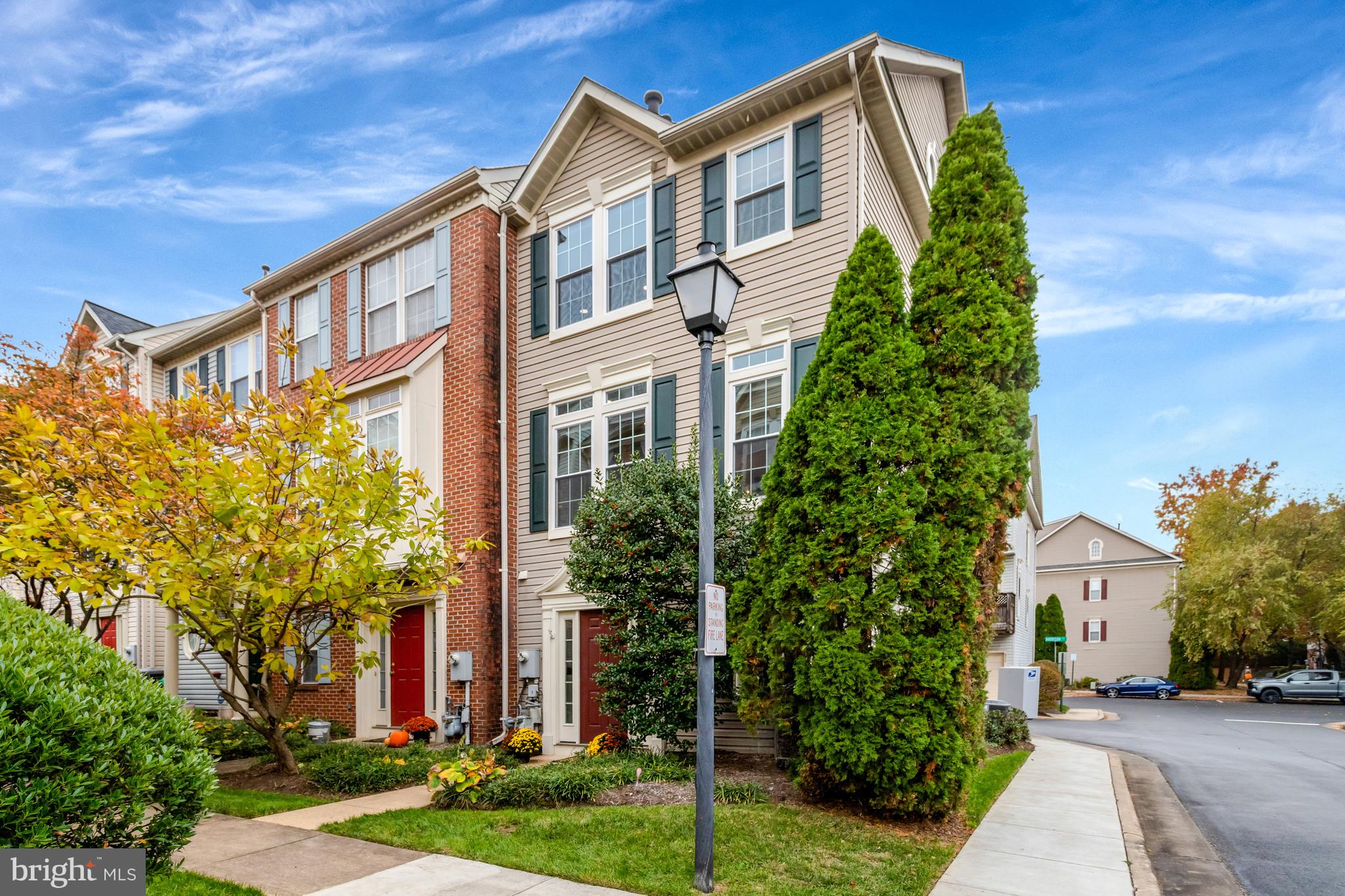 954 HARRISON CIRCLE