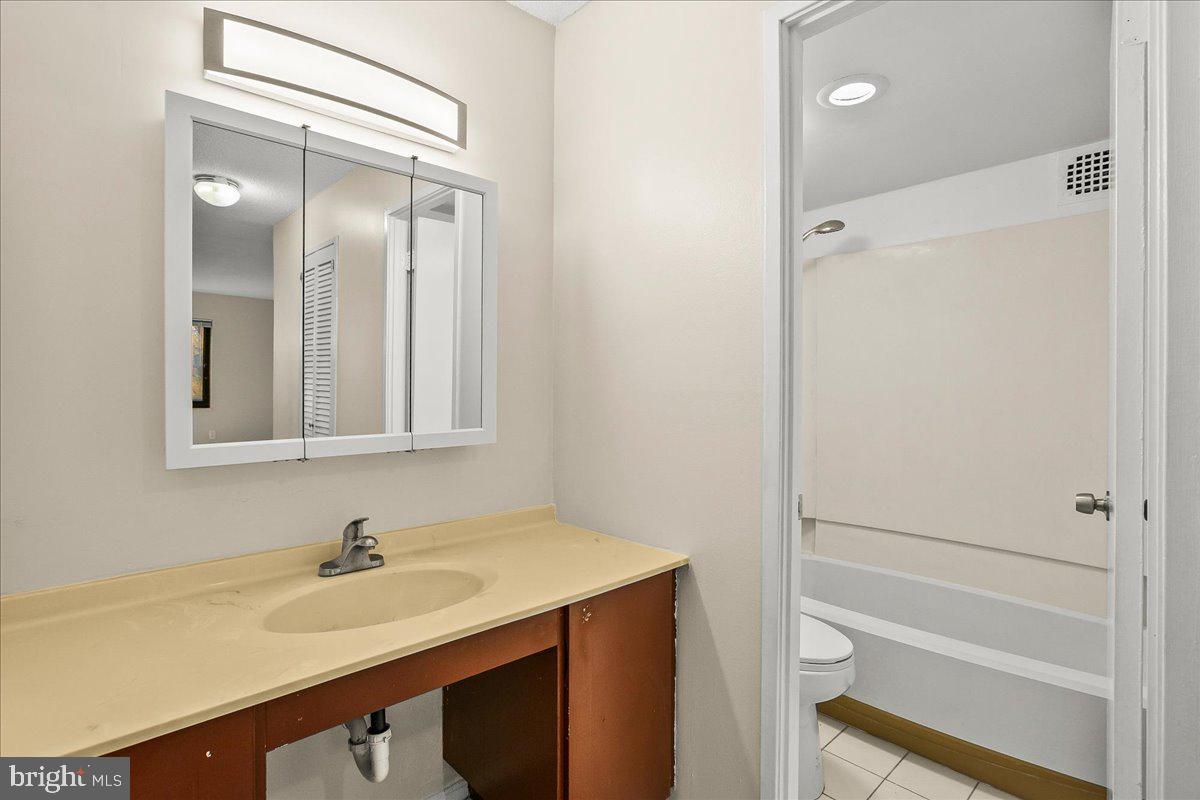 203 YOAKUM PARKWAY 519