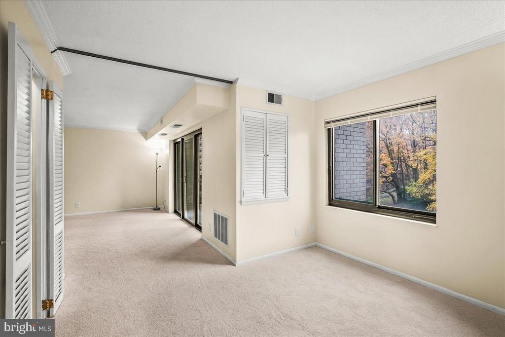 203 YOAKUM PARKWAY 519