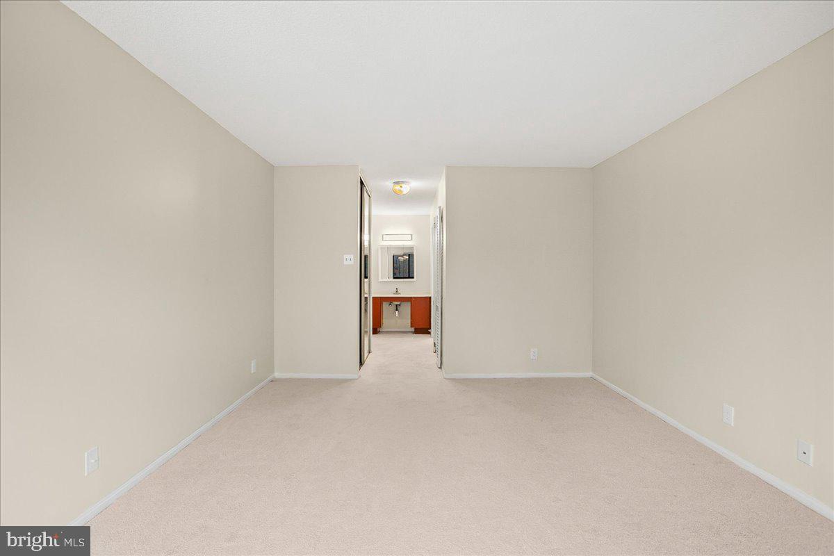 203 YOAKUM PARKWAY 519