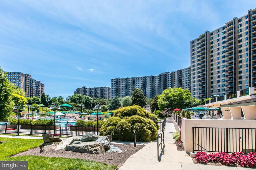 203 YOAKUM PARKWAY 519