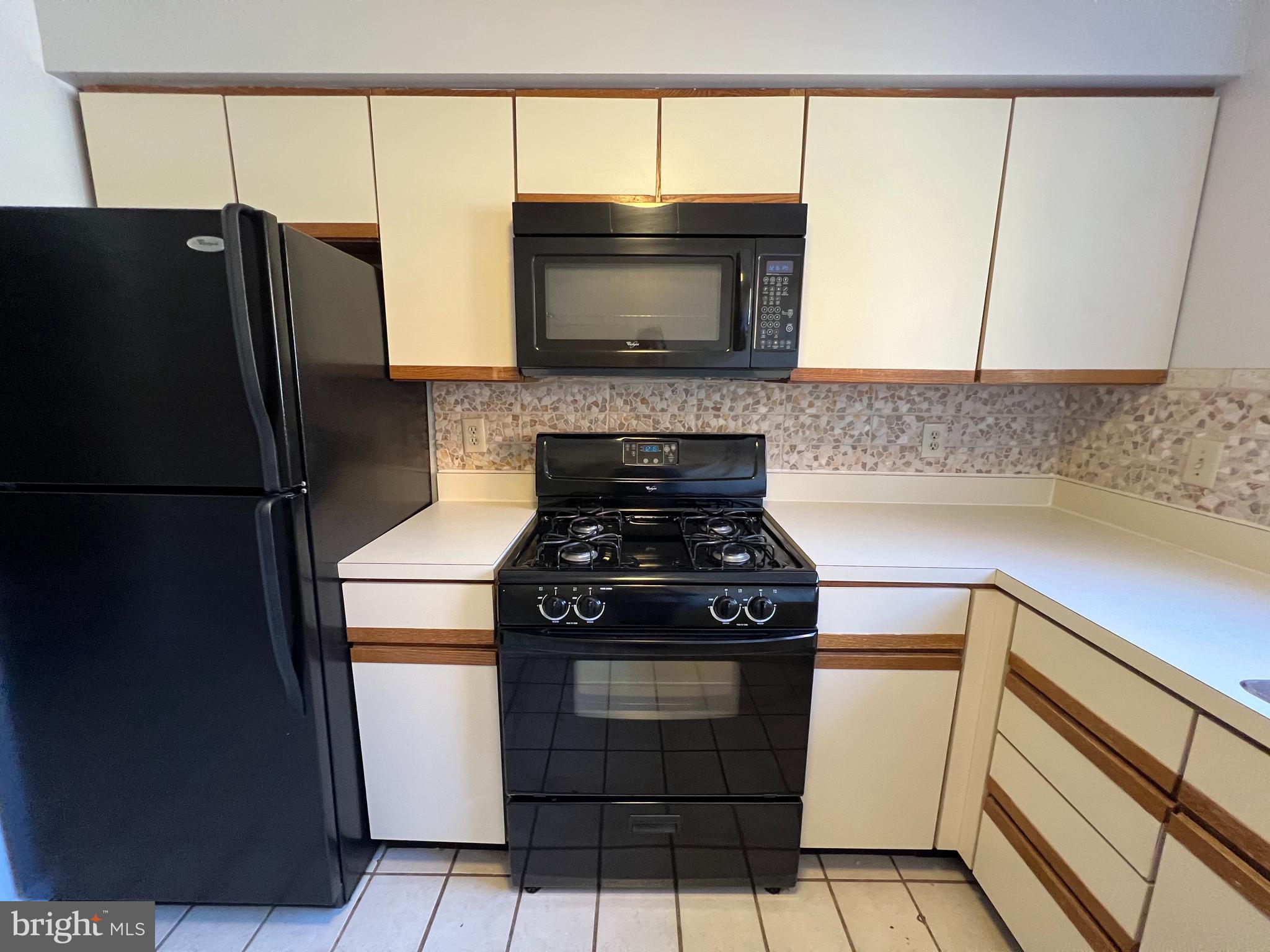 2704 DARTMOUTH ROAD 4