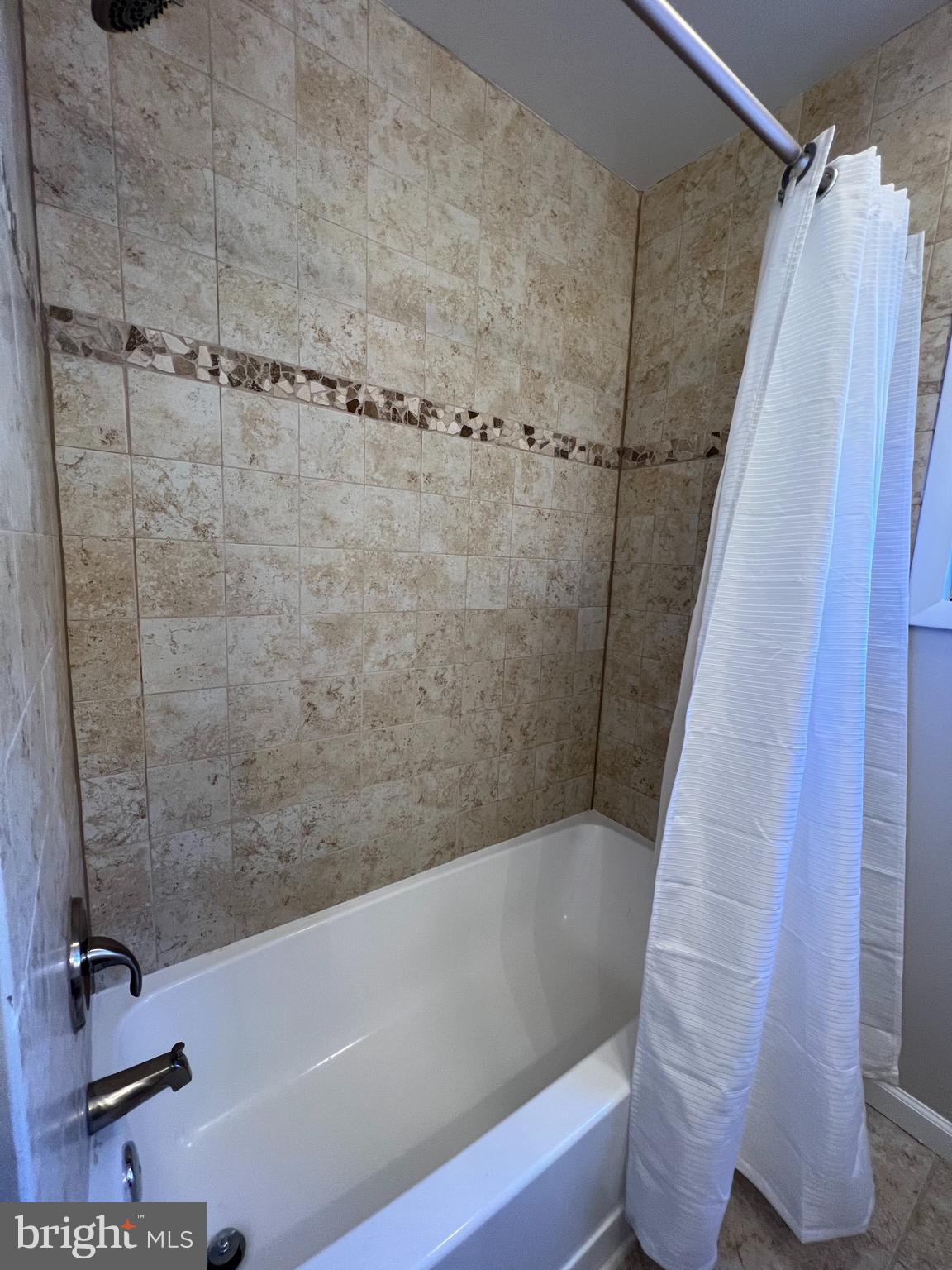 2704 DARTMOUTH ROAD 4